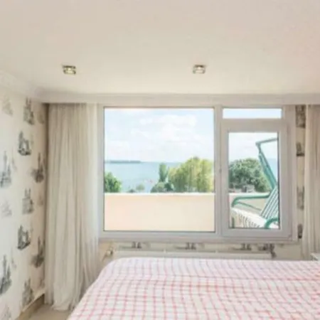 Front Of Sea View Sultanahmet Sea View Apartment